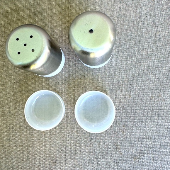 Salt & Pepper Shakers - Picture 4 of 4